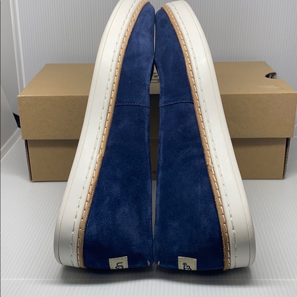 UGG KAMMI - Picture 5 of 5